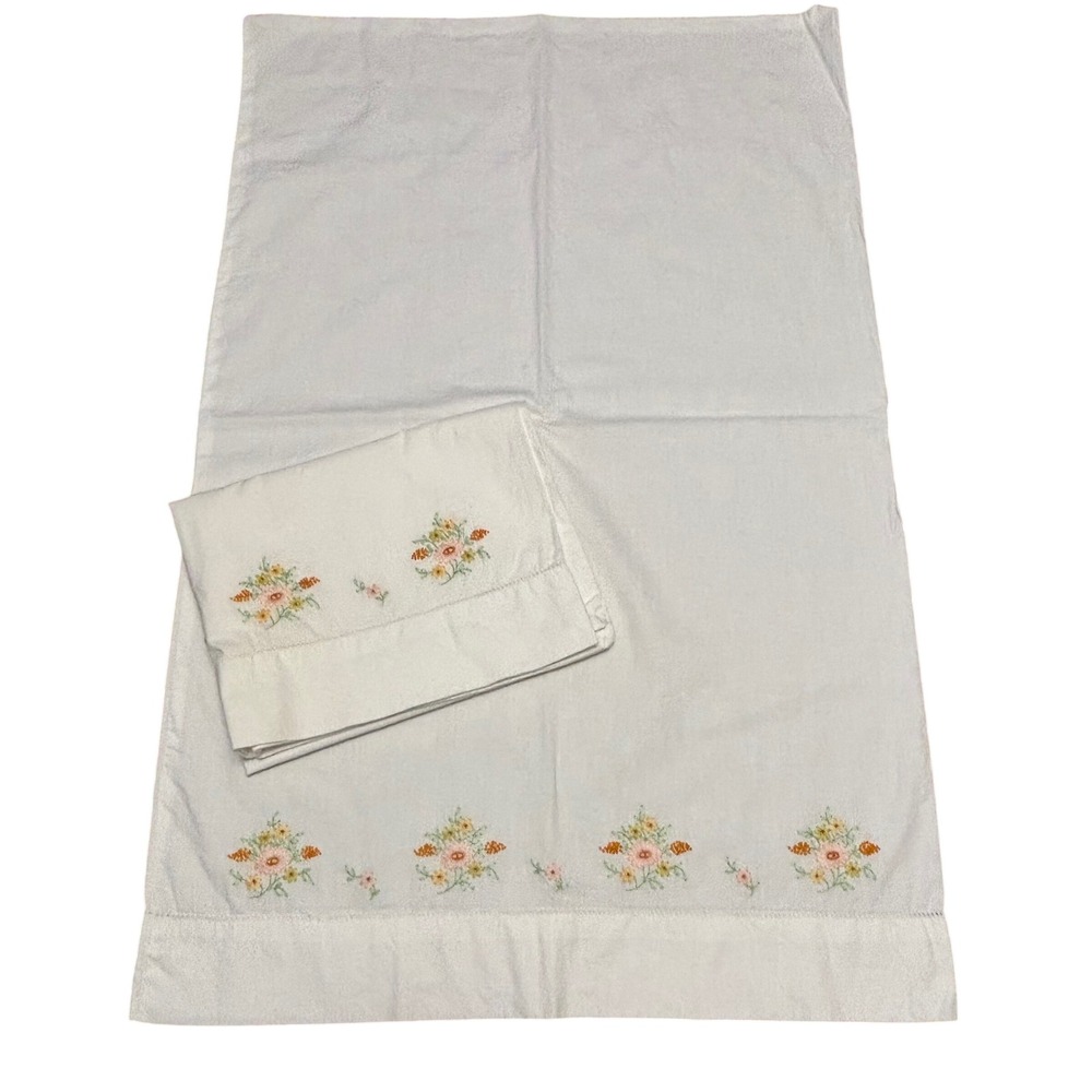 Pillowcase Set White Vintage Floral Hand‎ Embroidered Hemstitch Cottagecore 2pc